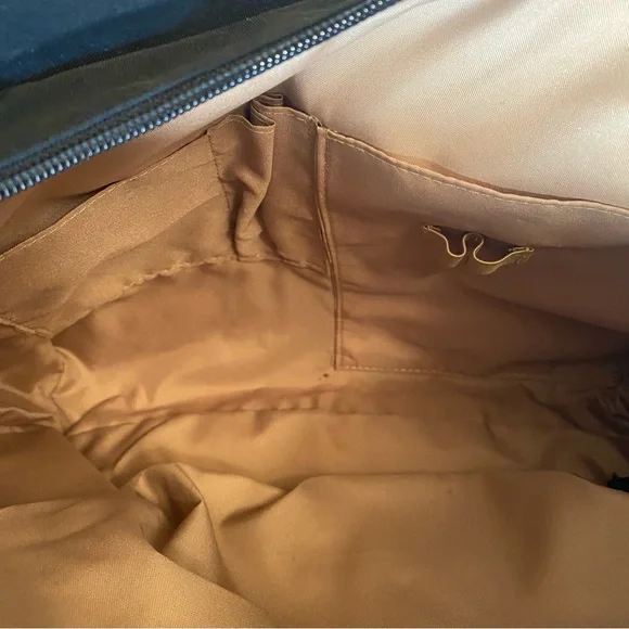 Baggallini set of two purses, one shoulder strap, one adjustable Crossbody black - Picture 9 of 15